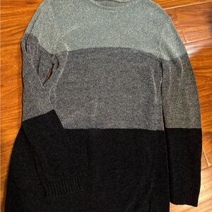 Women’s Shades of Blue Colorblock Sweater